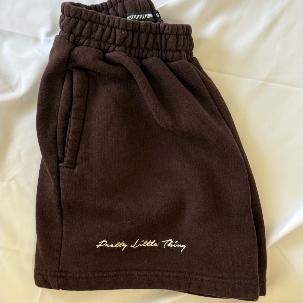 PrettyLittleThing Brown shorts